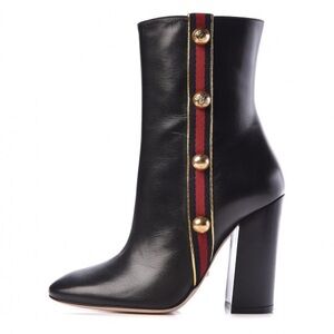 Gucci
Leather boots size 10.5